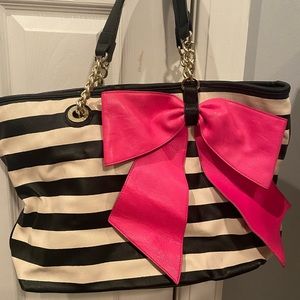Betsey Johnson purse. Black. White. Pink bow.